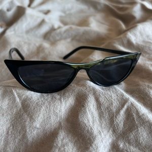 Cat eye retro sunglasses